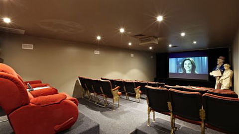 Lawson Lodge Country Estate - Yamba Accommodation 1