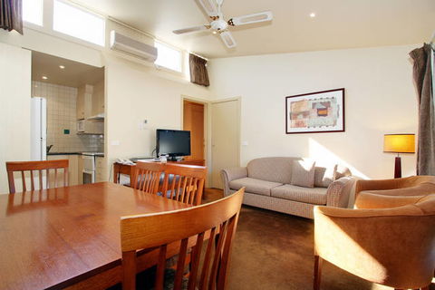 Alzburg Resort - Yamba Accommodation 0