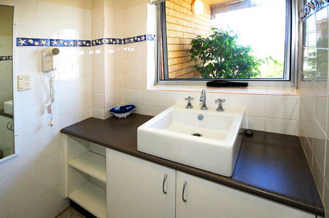Caribbean Motel - Yamba Accommodation 1