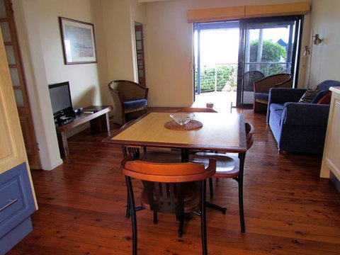 Club Yamba Luxury Hilltop Villas - Yamba Accommodation 1