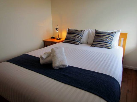 Club Yamba Luxury Hilltop Villas - Yamba Accommodation 0