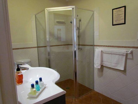 Club Yamba Luxury Hilltop Villas - Yamba Accommodation 2