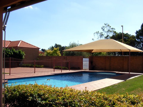 Fairways Bed & Breakfast At Jerilderie - Yamba Accommodation 3