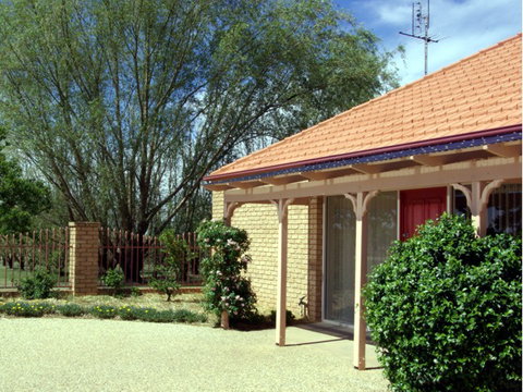 Fairways Bed & Breakfast At Jerilderie - Yamba Accommodation 4