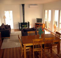 Strath Valley View B and B - Yamba Accommodation