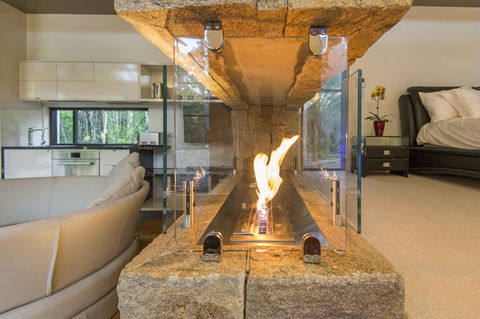 The Feathered Nest - Luxury Wildlife Retreat - Yamba Accommodation 3