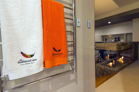 The Feathered Nest - Luxury Wildlife Retreat - Yamba Accommodation 5