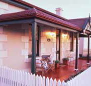Eliza Cottage - Yamba Accommodation