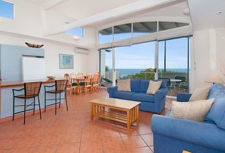 Aqua Promenade Beachfront Apartments - Yamba Accommodation 2