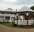 California Manor Bed and Breakfast - - Yamba Accommodation