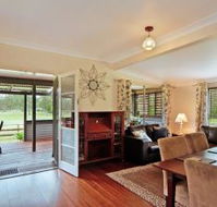 Woollamia Farm Cottage Accommodation - Yamba Accommodation