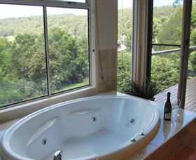 Ravensbourne Escape - Yamba Accommodation 0
