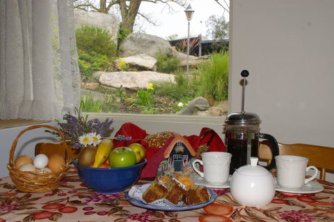 Naimanya Cottage - Yamba Accommodation 1