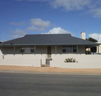 Jetty Views - Yamba Accommodation