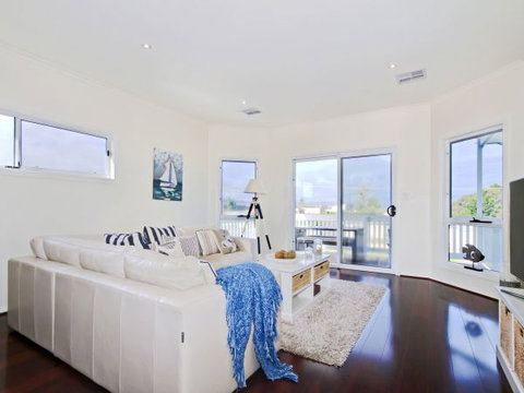 Century 21 SouthCoast: White Caps - Yamba Accommodation 1