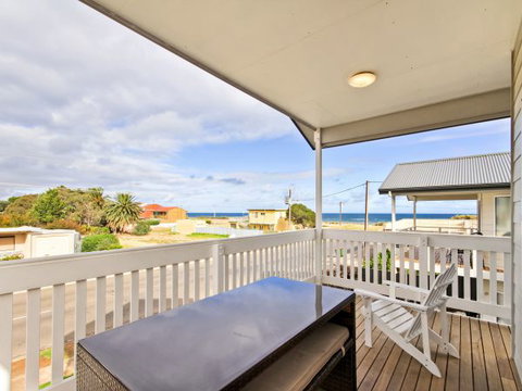 Century 21 SouthCoast: White Caps - Yamba Accommodation 3
