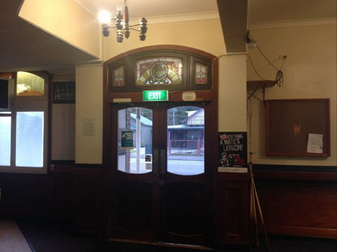 Cecil Hotel Zeehan - Yamba Accommodation 3