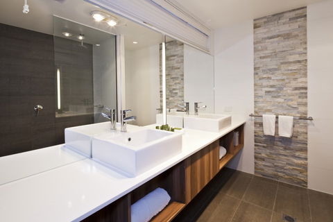 BEST WESTERN PLUS Ballarat Suites - Yamba Accommodation 0