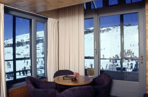 Perisher Valley Hotel - Yamba Accommodation 4