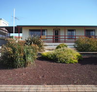 Kenny's Retreat - Yamba Accommodation