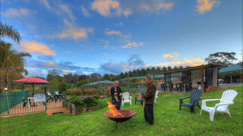 Top Of The Town Motor Inn Yackandandah - Yamba Accommodation 5