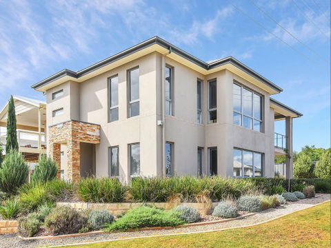 BEAUMONT HOUSE - Yamba Accommodation 0