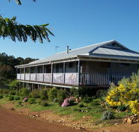 Blue House Bed and Breakfast - Yamba Accommodation