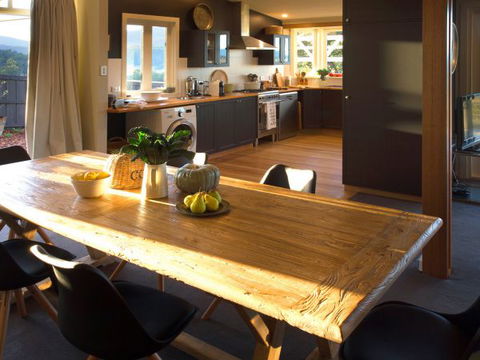 Frenchman's River - The Helmsman's House - Yamba Accommodation 4