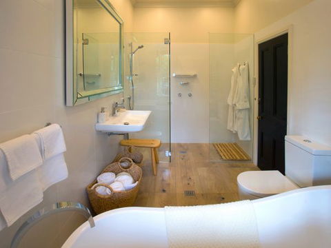 Frenchman's River - The Helmsman's House - Yamba Accommodation 6
