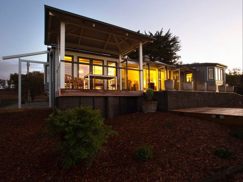 Frenchman's River - The Helmsman's House - Yamba Accommodation 7