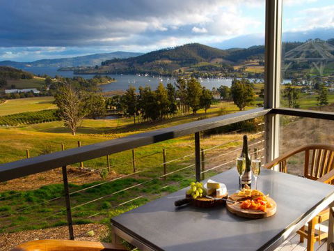 Frenchman's River - The Helmsman's House - Yamba Accommodation 8
