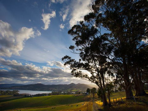 Frenchman's River - The Helmsman's House - Yamba Accommodation 9