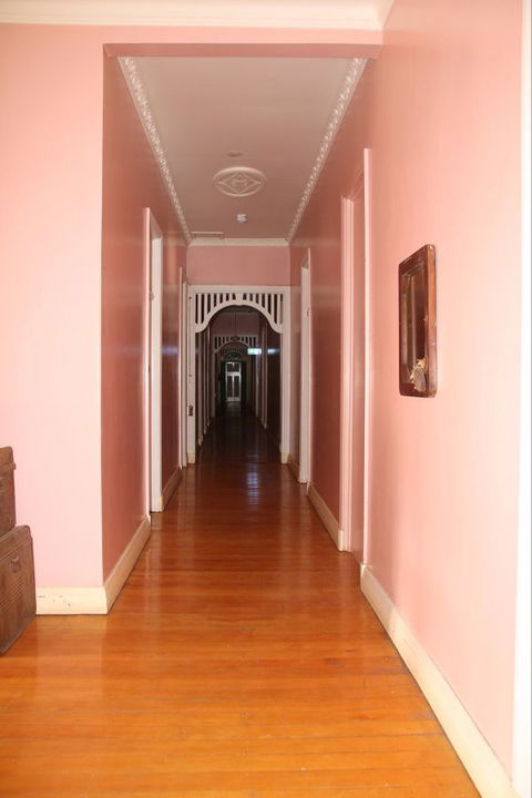 Hotel Corones Charleville - Yamba Accommodation 6