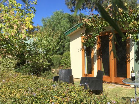 Jonathan Art Centre - Jarramarrumba House - Yamba Accommodation 4