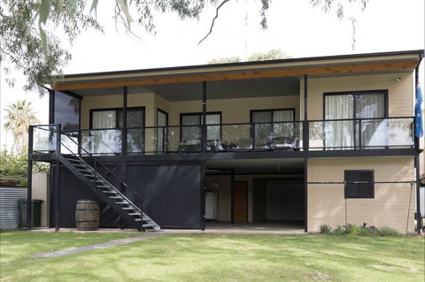 192 Page Drive Blanchetown -River Shack Rentals - Yamba Accommodation 0