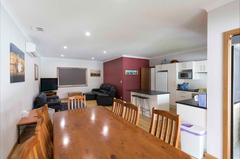 192 Page Drive Blanchetown -River Shack Rentals - Yamba Accommodation 4