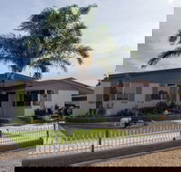 Chrissie's Palace - Yamba Accommodation