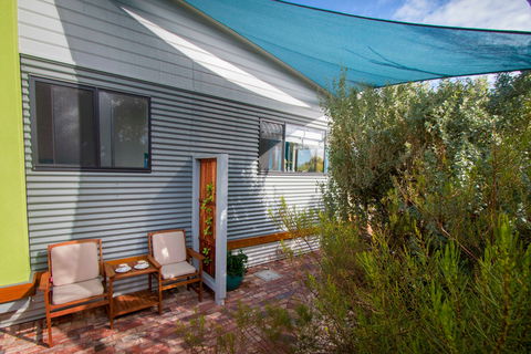Coorong Cabins - Wren Cabin - Yamba Accommodation 2