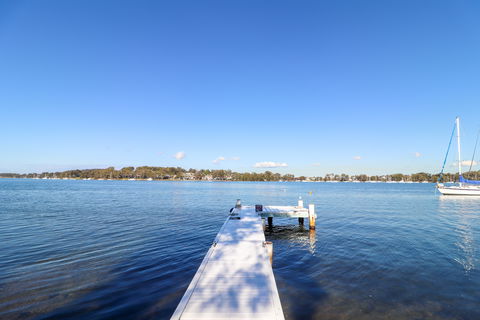 El Lago Jetty - Yamba Accommodation 9