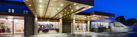 International On The Water Hotel - Yamba Accommodation 1