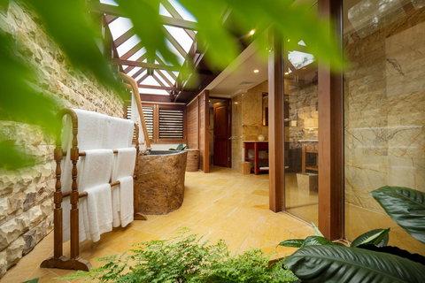 Makepeace Island - Sir Richard Branson's Australian Home - Yamba Accommodation 3