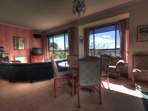 Plovers Ridge Country Retreat - Yamba Accommodation 4