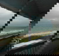 Rose's Beach House - Yamba Accommodation