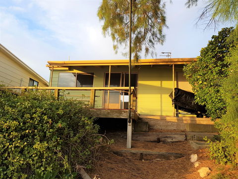 Albarino - Yamba Accommodation 2