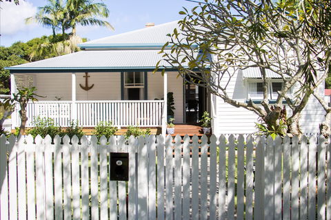 Anchored In Byron - Yamba Accommodation 0