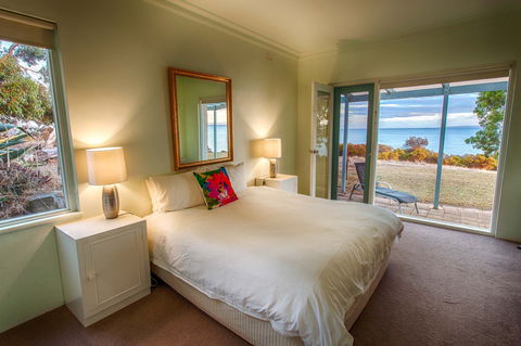 Antechamber Bay Retreats - Yamba Accommodation 0