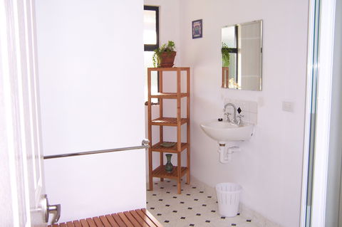 Blue House Bed And Breakfast - Yamba Accommodation 7