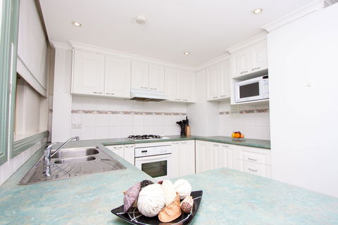 Canberra Short Term And Holiday Accommodation - Yamba Accommodation 4