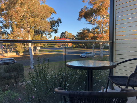 Canberra Short Term And Holiday Accommodation - Yamba Accommodation 5