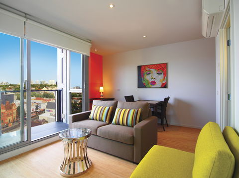 Oaks Melbourne South Yarra Suites - Yamba Accommodation 0